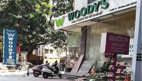 Woody's Hotel & Restaurant